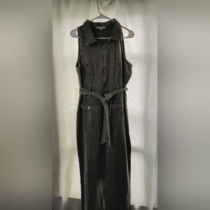Dark Green Sleeveless Jumpsuit with Belt